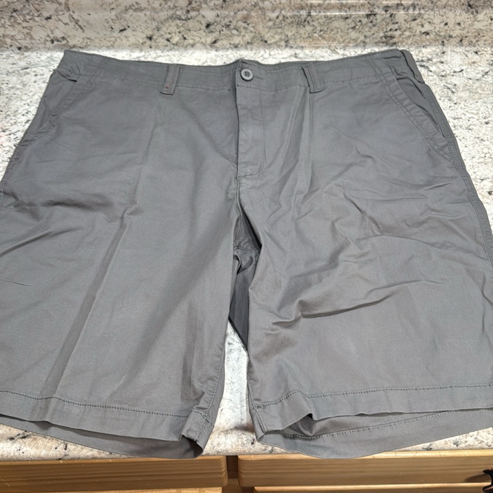 Mens Shorts Bundle. 4 pack. Size 40. - Picture 7 of 16